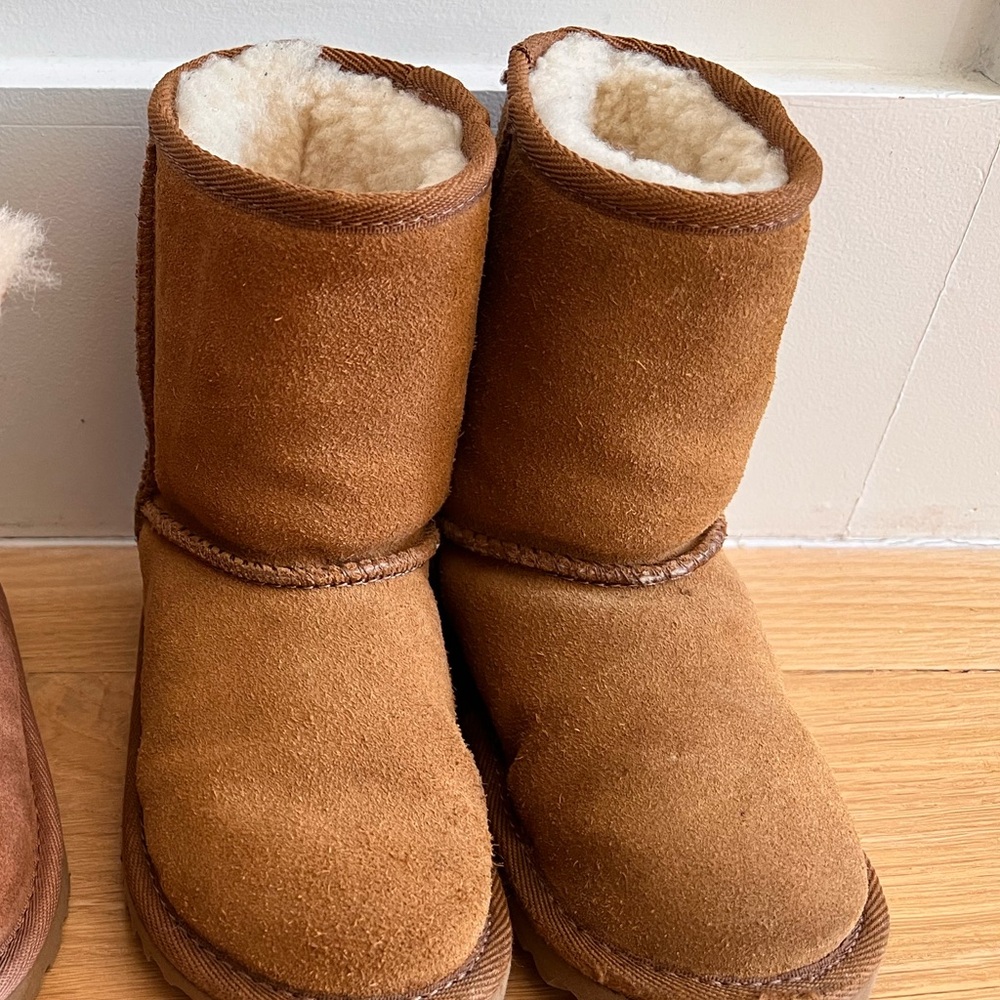 UGG Classic II Boot (size 8T)